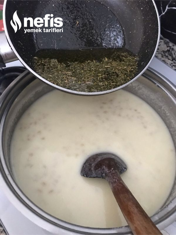 Buğdaylı Süzme Yoğurt Çorbası