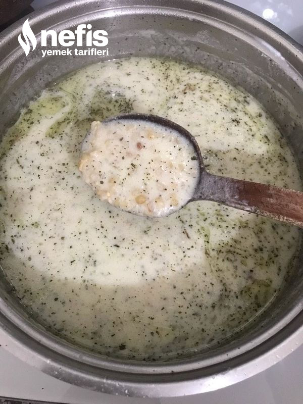 Buğdaylı Süzme Yoğurt Çorbası