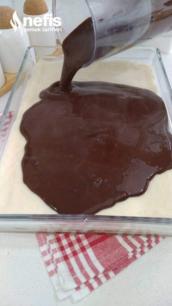 Çikolata Soslu Kedidili Pasta (Her Gün Yapmak İsteyeceksiniz)