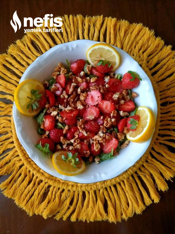 Çilekli Semizotu Salatası