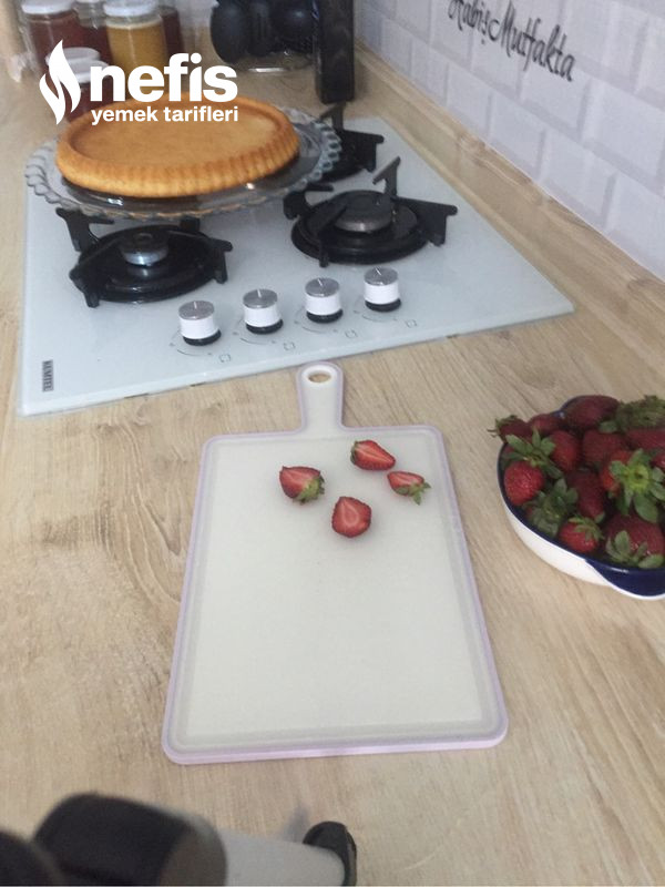 Çilekli Tart Kek