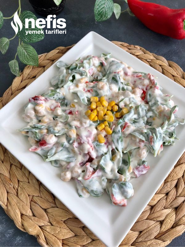 Yedikçe Yedirten Köz Biberli Nohutlu Semizotu Salatası