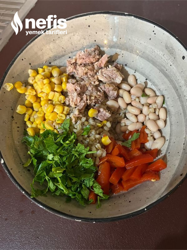 Ton Balıklı Fasulyeli Buğday Salatası (Doyurucu Fit Öğün)