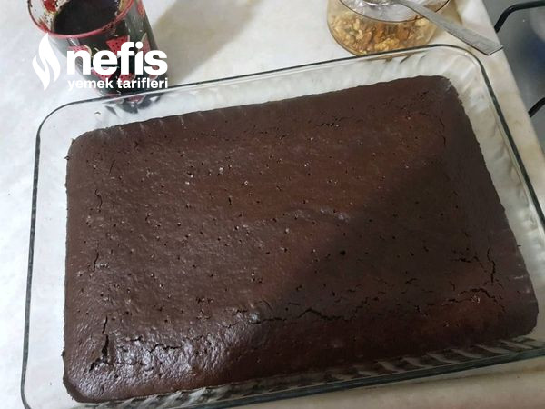 Islak Kek (Brownie Tadında Bol Soslu)