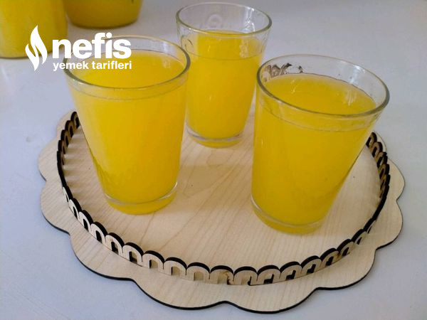 Buzlukta Limonata İçin Limon ve Portakal