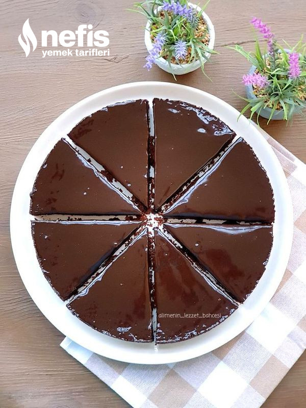 Damaklarda İz Bırakacak Çikolatalı Kek Pasta (Videolu)