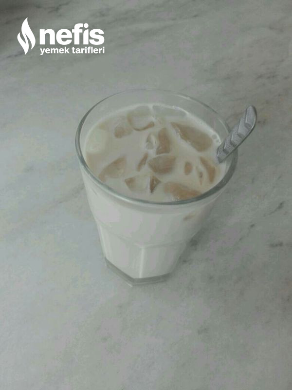 Buzlu Lezzetli Kolay Latte Tarifi