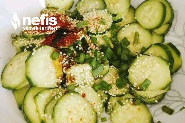 Kore Usulü Salatalık Salatası