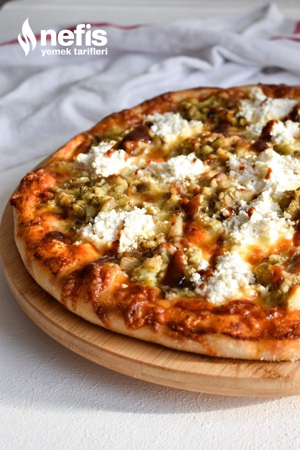 Köz Patlıcanlı -Lor Peynirli Pizza