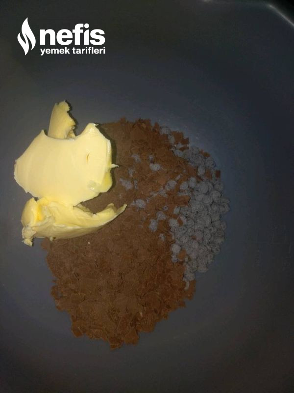 Mükemmel Kabaran Bademli Fındıklı Çikolatalı Kek