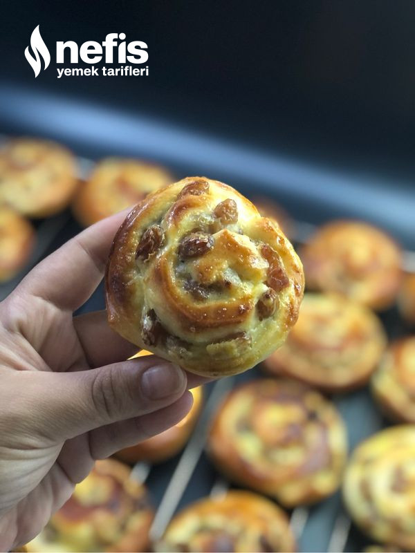 Üzümlü Çörek (Rosinenschnecke)