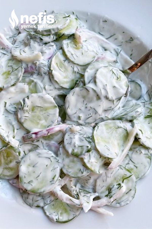 Yoğurt Soslu Salatalık Salatası