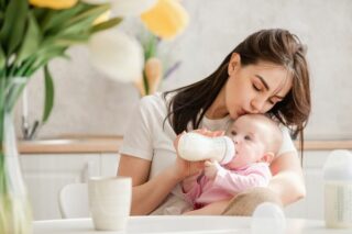 Anne Sütü Faydaları: Bebek Gelişimindeki Önemi Tarifi