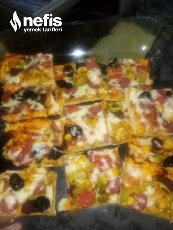 Kolay Aile Boyu Pizza Tarifi