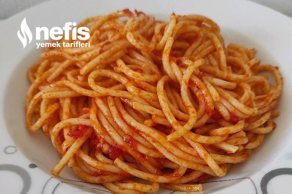 Bol Domates Soslu Acılı Spagetti