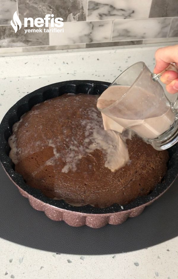 Pasta Tadında Ganajlı Kakaolu Islak Kek