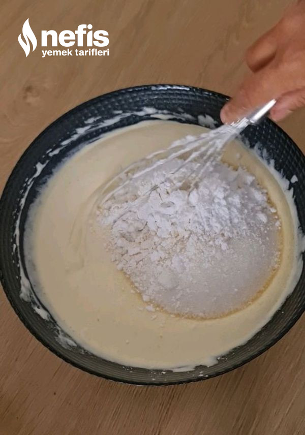 Vişne Soslu Rus Pastası