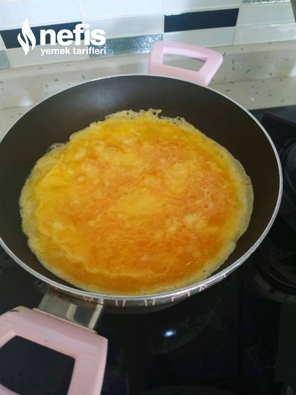 Kahvaltıya Mantarlı Biberli Omlet