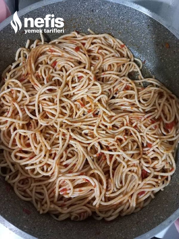 Domatesli Spagetti Makarna (Haşlama Derdi Yok)