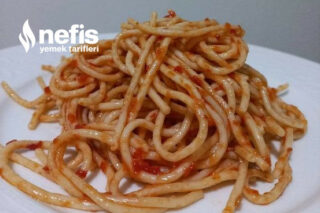Domatesli Spagetti Makarna (Haşlama Derdi Yok) Tarifi