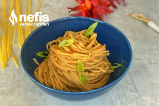 Uzak Doğu Usulü Sarımsaklı Spaghetti (Videolu) Tarifi