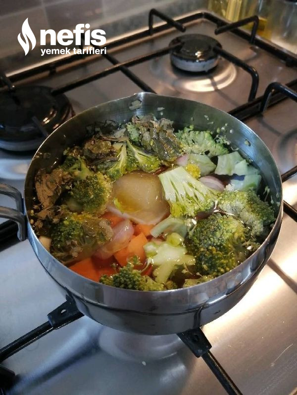 Bebekler İçin Bol Vitaminli Brokoli Çorbası