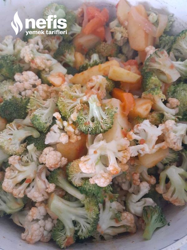 Brokoli Karnabahar İle Sebze Yemeği
