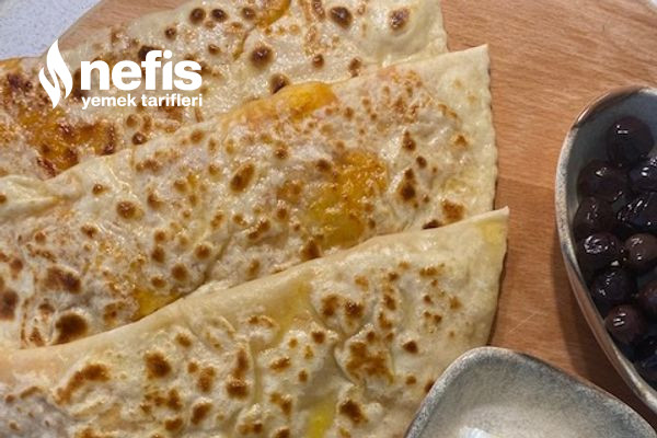 Pazar Kahvaltısına Süsleyen Şipşak Patatesli Peynirli Gözleme Efsane Tarifi