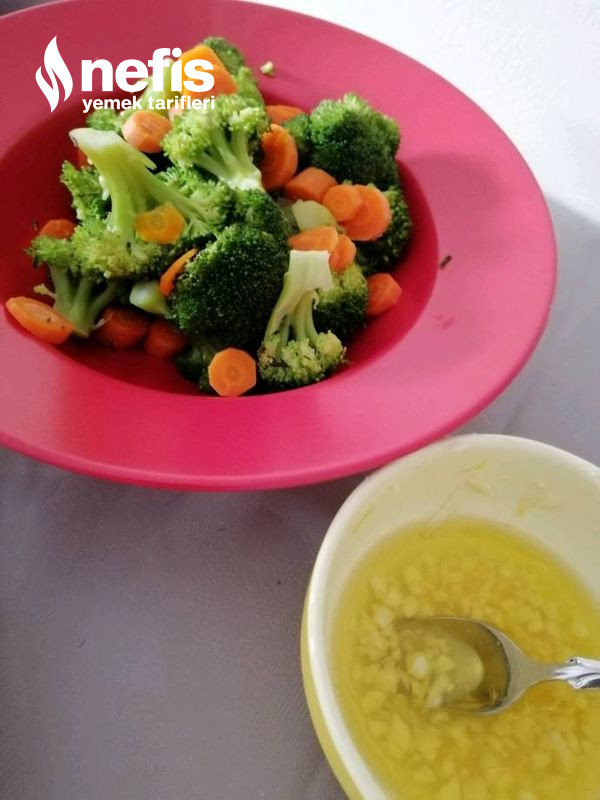 Brokolili Salatası (Harika Bir Lezzet)