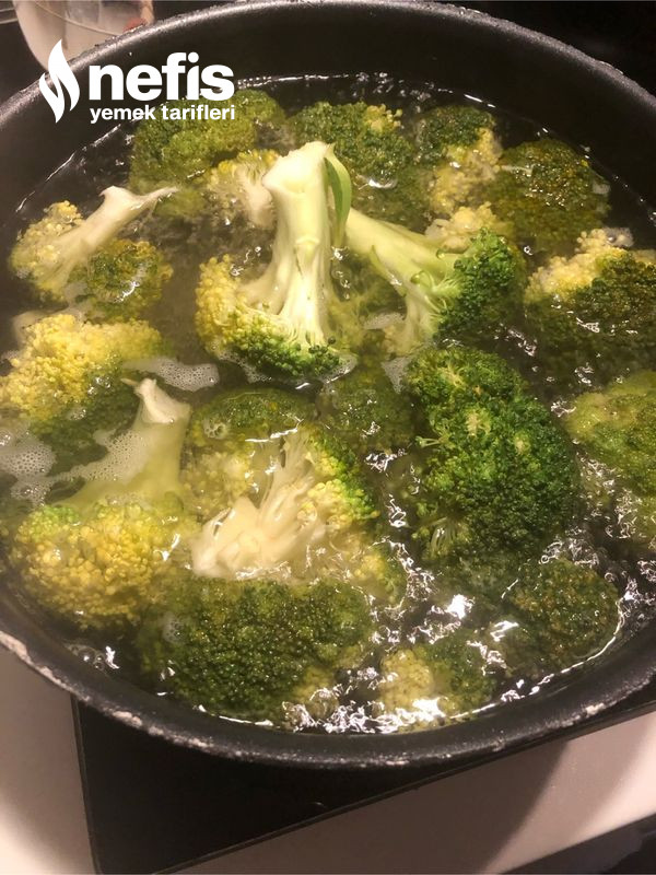 Zeytinyağlı Brokoli (Brokoli Sevmeyenler Bu Tarife Bayılıyor)