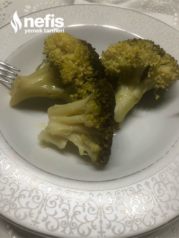 Zeytinyağlı Brokoli (Brokoli Sevmeyenler Bu Tarife Bayılıyor)