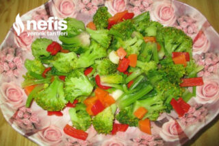 Ispanak Köklü Brokoli Salatası Tarifi