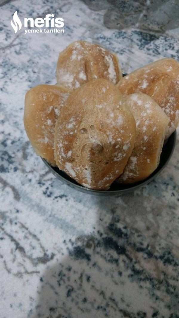 Yumuşacık Minik Ekmek
