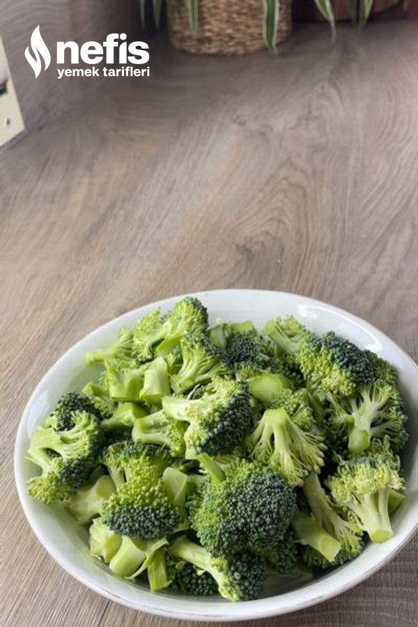 Brokoli Salatası (Kış Salatası)