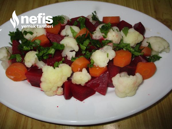 Kırmızı Pancarlı Karnabaharlı Cevizli Salata