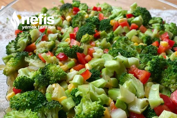 Mısırlı Brokoli Salatası Tarifi