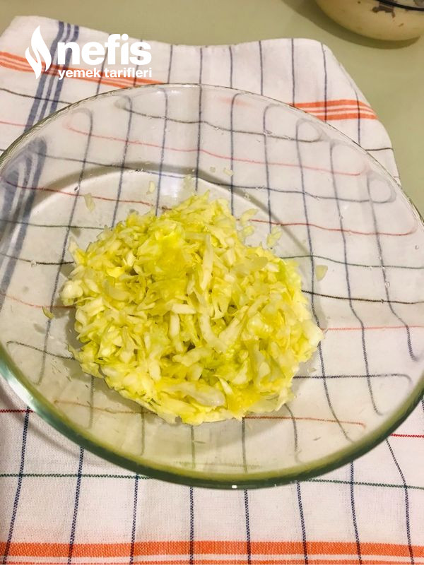 Yoğurtlu Beyaz Lahana Salatası