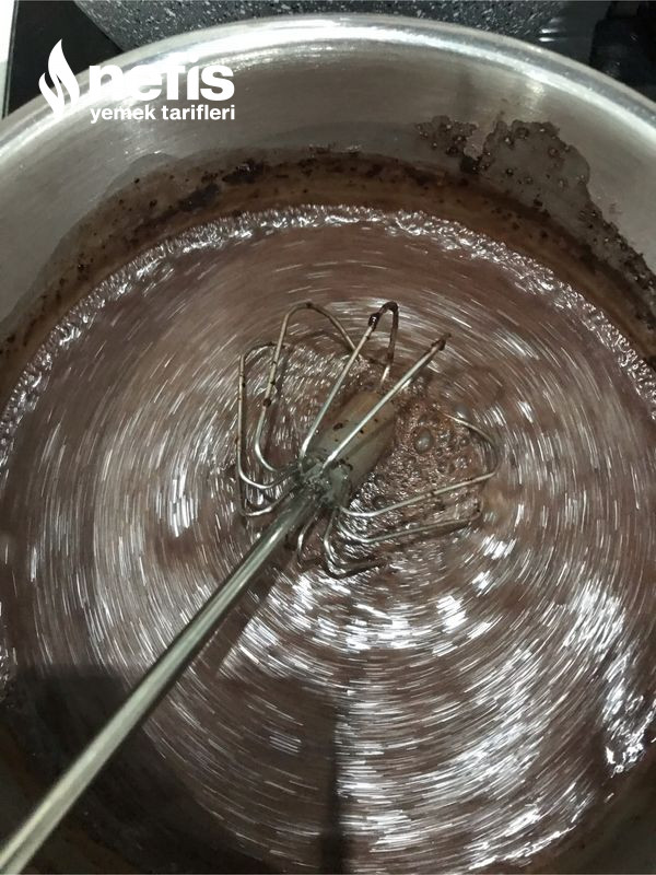 Çikolata Şöleni (Bisküvili Pasta)