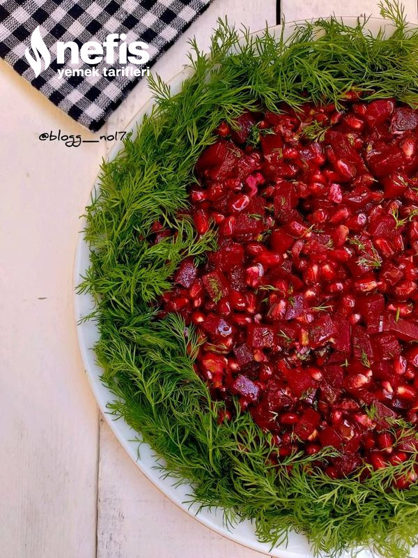Kırmızı Pancar Salatası (Marul Ve Elmalı)