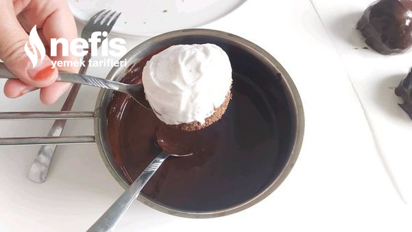 Köstebek Pasta Çikolata Kaplı (Videolu)