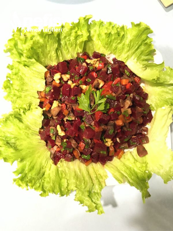 Pancarlı Mantarlı Salata