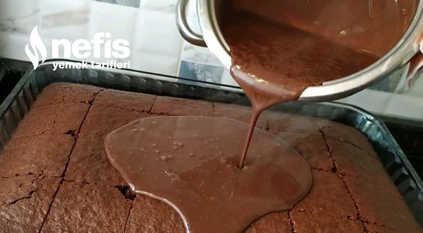 Çikolata Soslu Browni Tadında Islak Kek