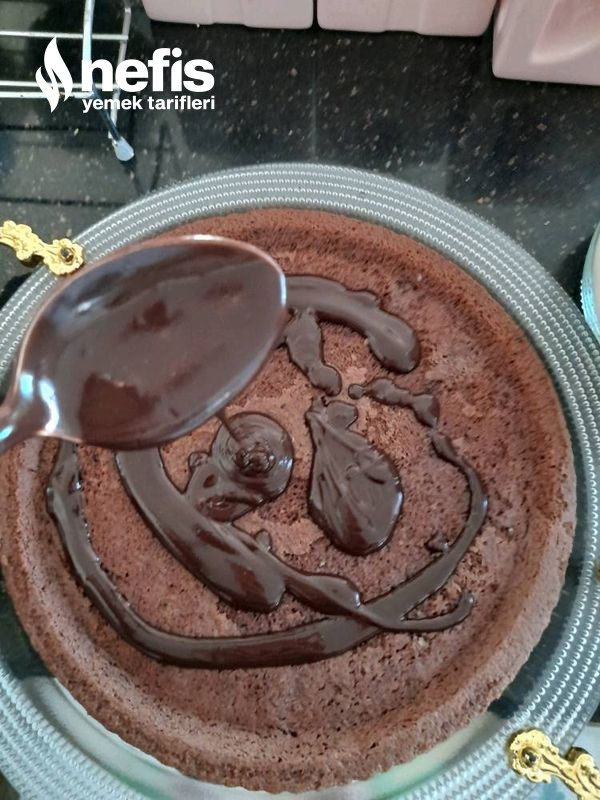 Tart Kalıbında Islak Kek