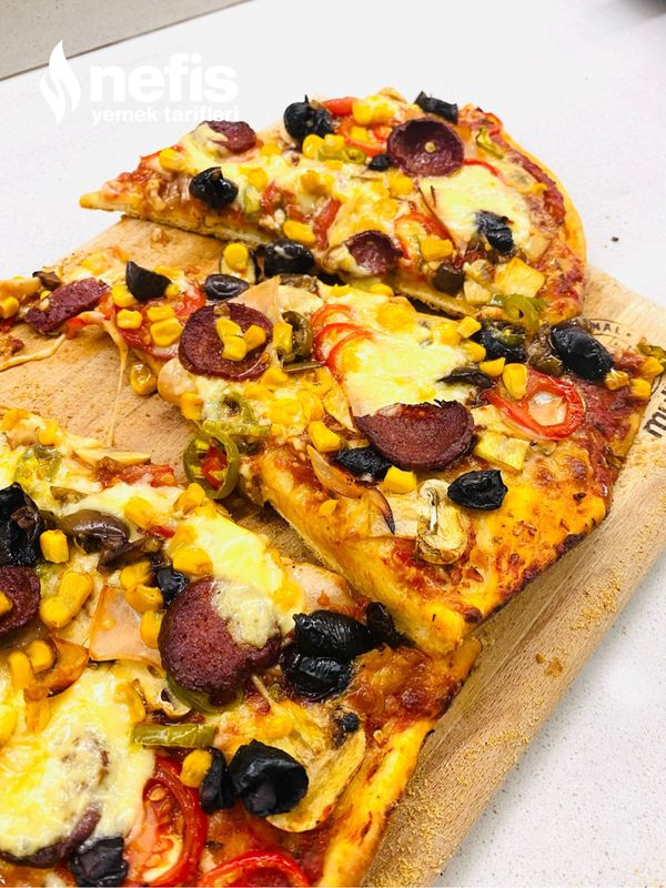 Bol Malzemeli Mis Gibi Ev Yapımı Pizza (Hamuru Efsane)