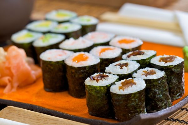 sake maki sushi