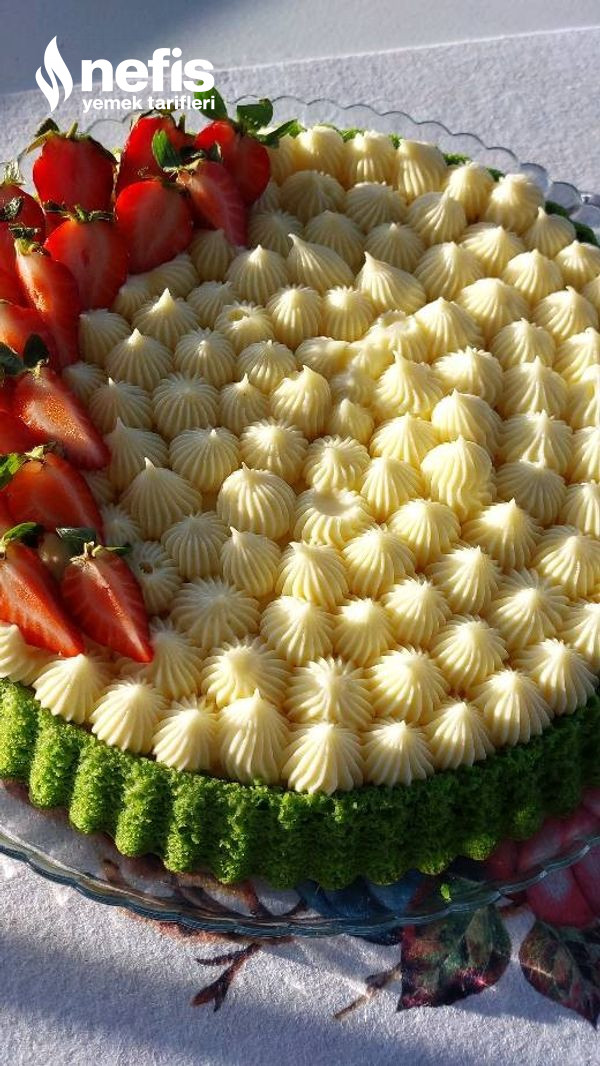 Harika Kreması İle Ispanaklı Tart Pasta