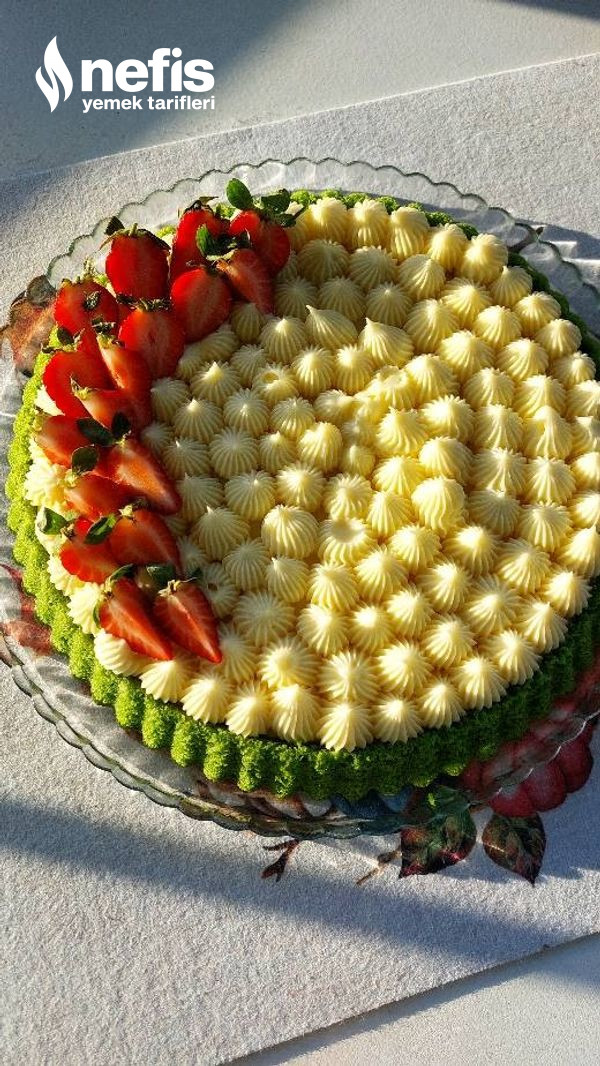 Harika Kreması İle Ispanaklı Tart Pasta