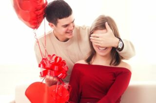 Sevgiliye Evde 12 Romantik Sürpriz Fikri Tarifi