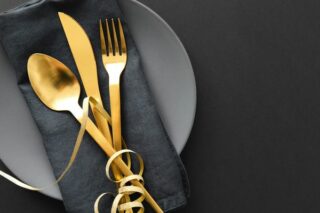 Yemek Yerken Çatal Bıçak Hangi Elle Tutulur? Tarifi