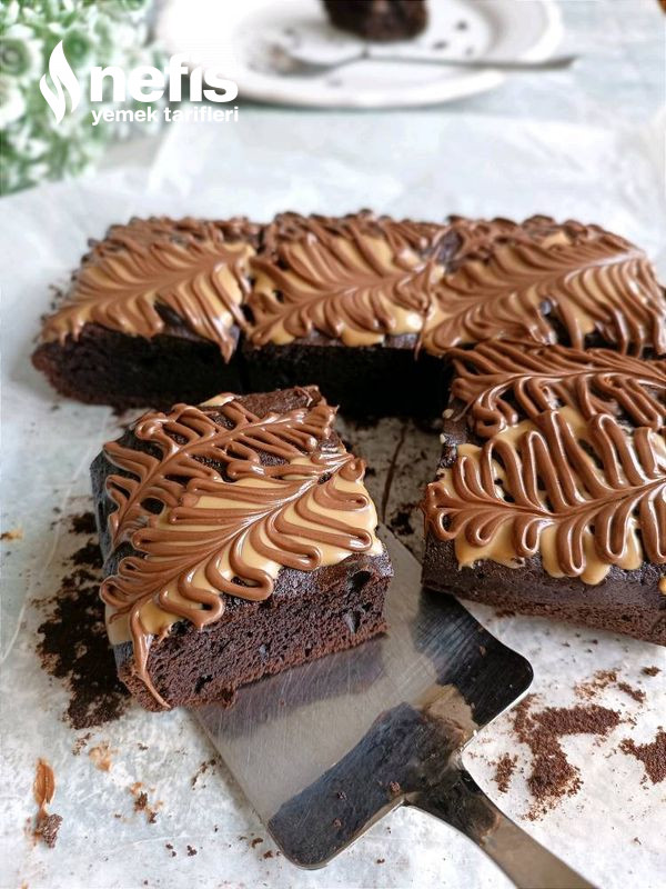 Ekonomik Brownie (Çikolata Tereyağı Yok)